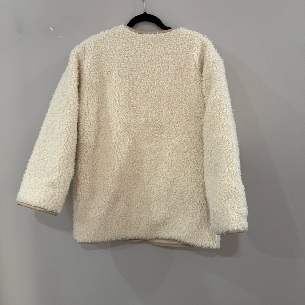 Aritzia Wilfred One Jacket River Sherpa Button Down in Birch White - Picture 4 of 6